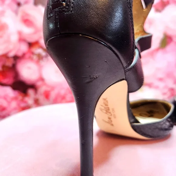 Sam Edelman Leather Heels Size 6 black/gold accents - Picture 6 of 8